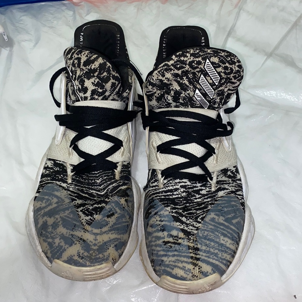 Adidas Hardens size 15